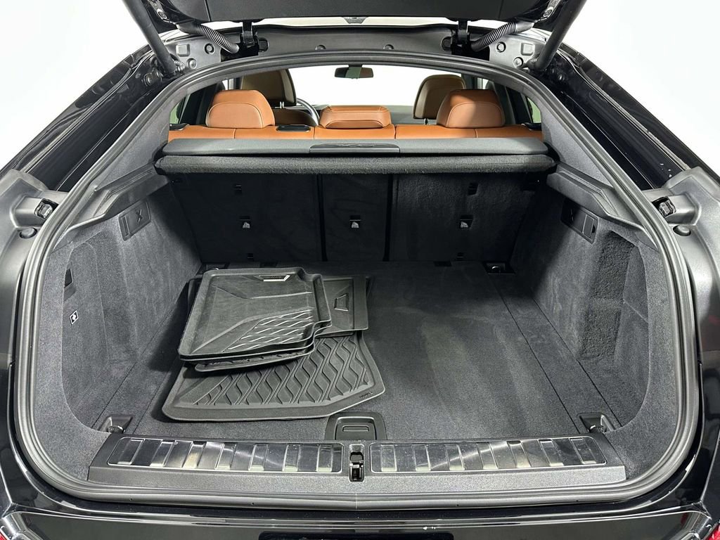 Used 2025 BMW X6 M60i w/ Parking Assistance Package image 14