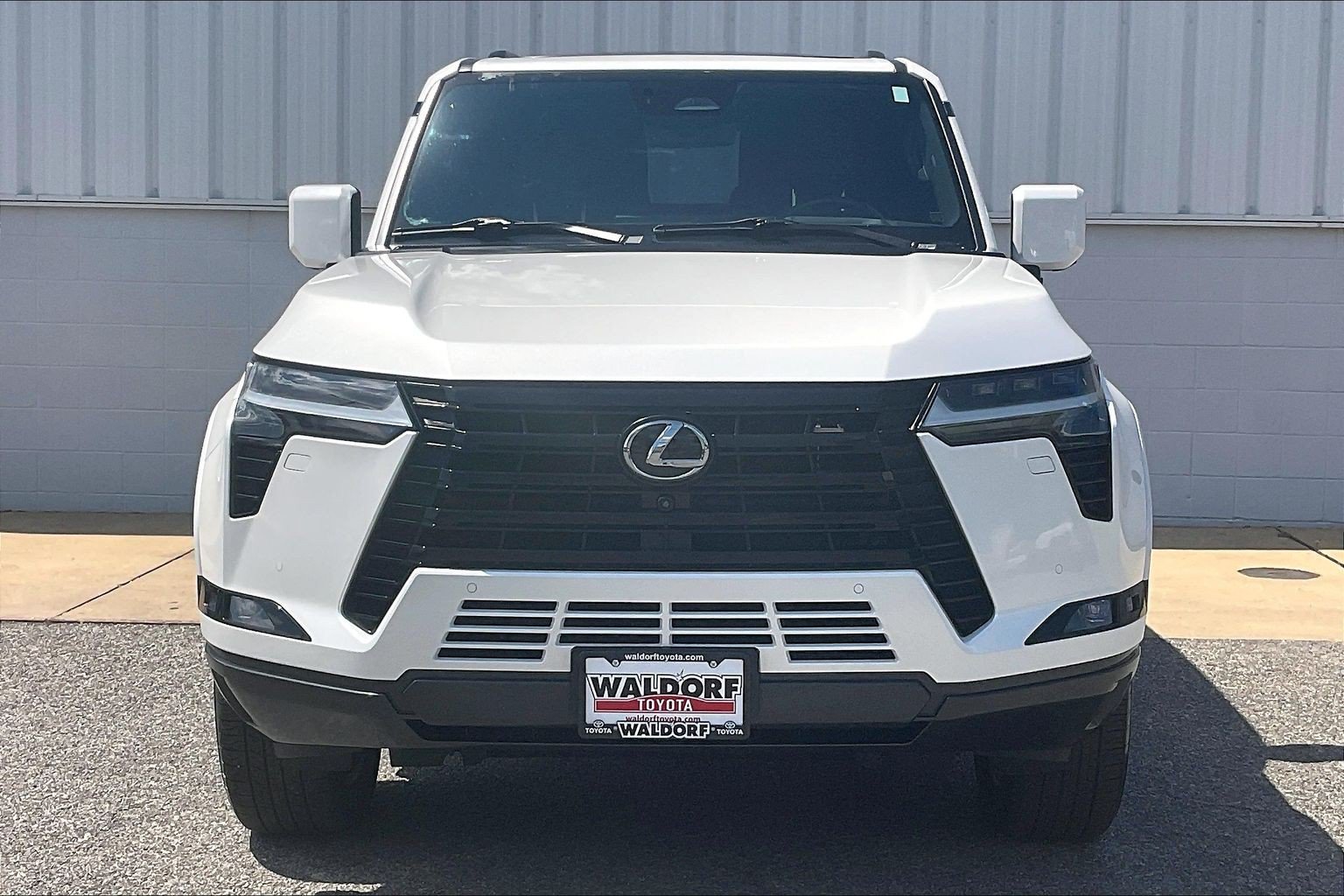 Used 2025 Lexus GX 550 w/ Accessory Package (2T) AWD/4WD image 3