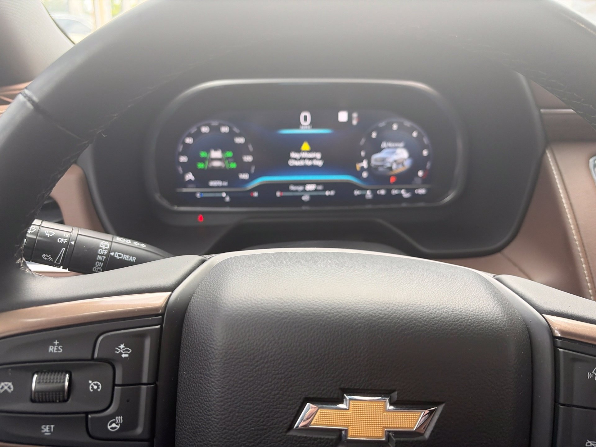 Used 2023 Chevrolet Suburban High Country RWD image 13