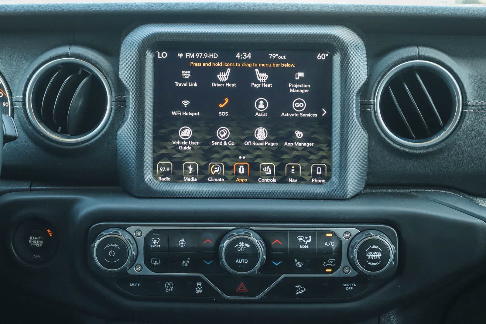 Used 2018 Jeep Wrangler Unlimited Sahara AWD/4WD image 15