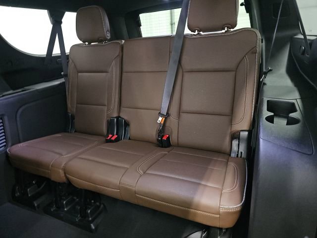 Used 2023 Chevrolet Suburban High Country image 22