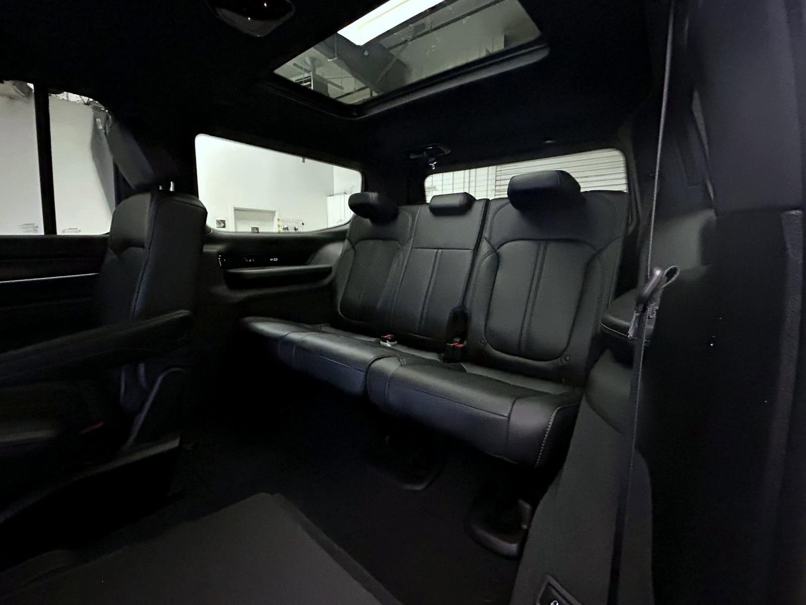 New 2026 Jeep Grand Wagoneer Summit AWD/4WD image 12