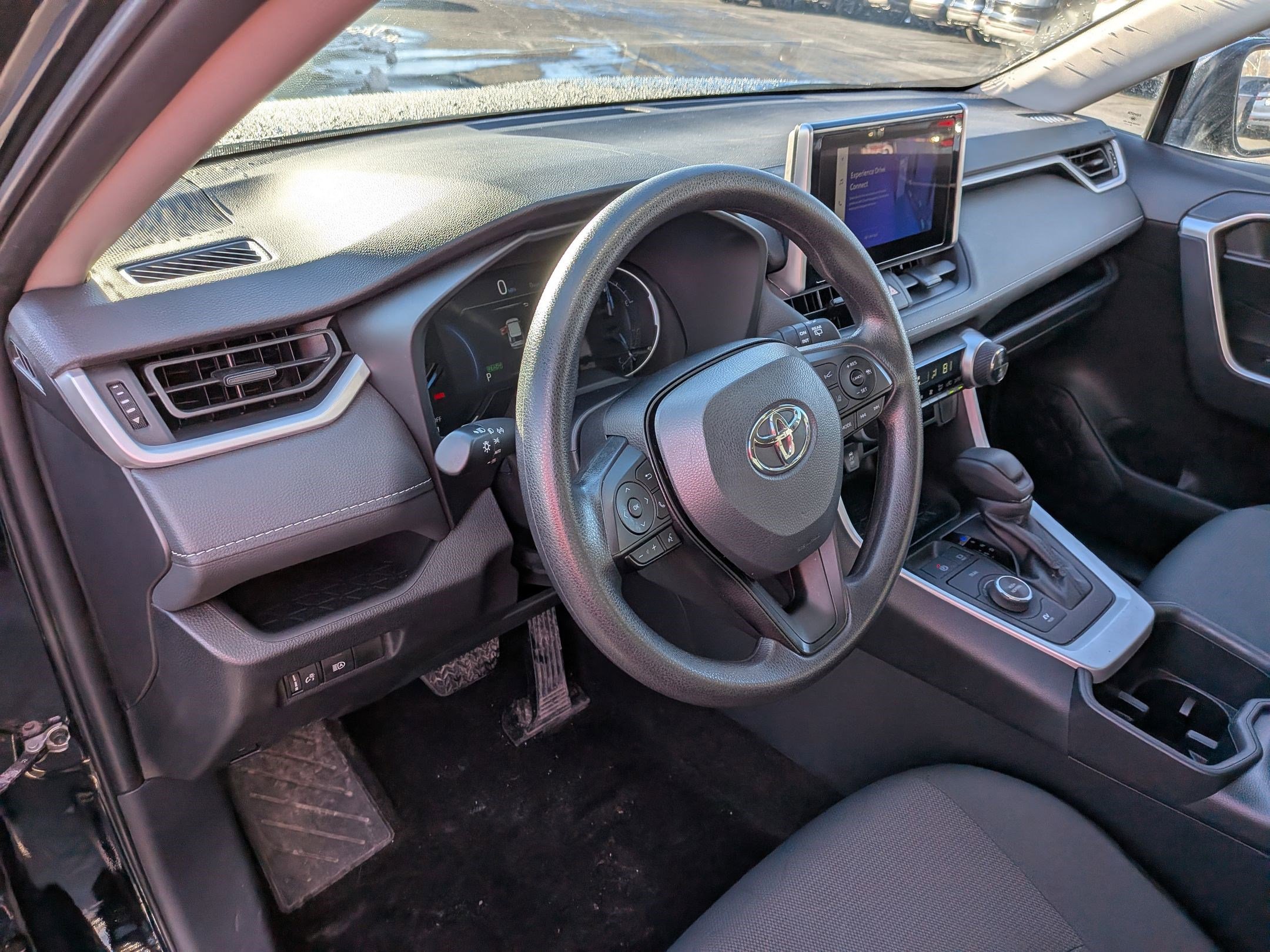 Used 2025 Toyota RAV4 XLE image 16