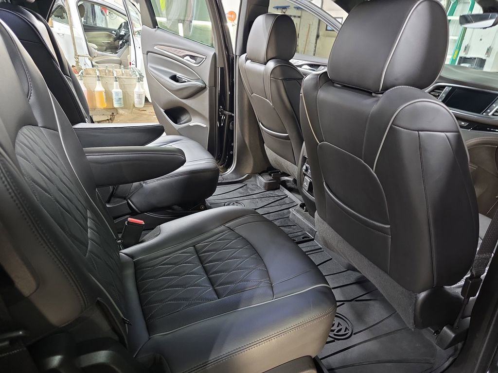 Used 2022 Buick Enclave Avenir w/ Avenir Technology Package image 11
