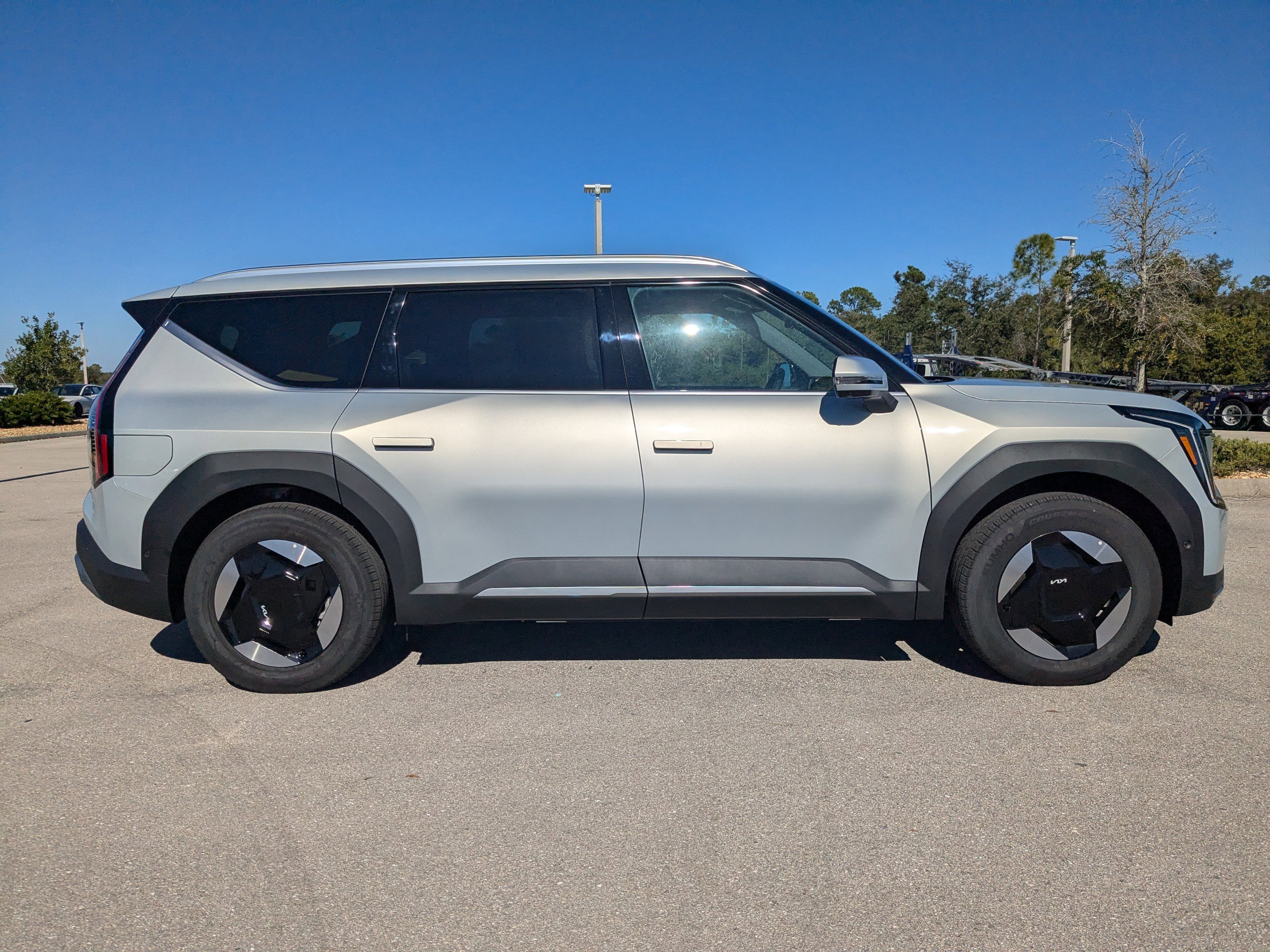 New 2026 Kia EV9 Wind AWD/4WD image 4
