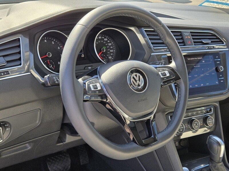 Used 2020 Volkswagen Tiguan SE w/ Panoramic Sunroof Package FWD image 20