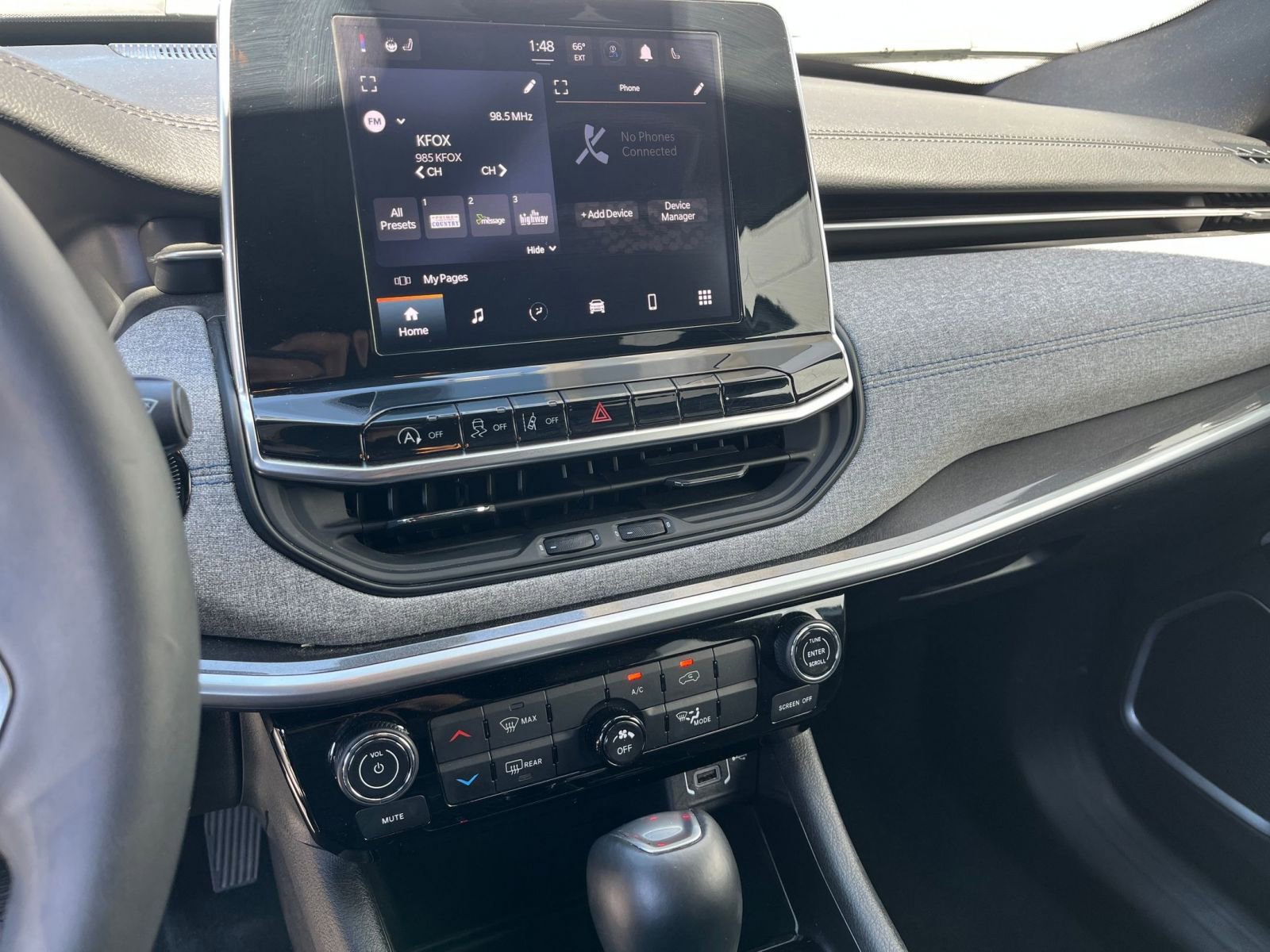 Used 2025 Jeep Compass Latitude image 17