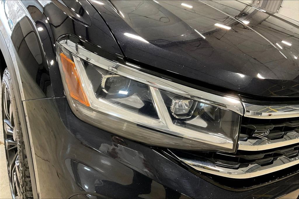 Used 2023 Volkswagen Atlas SEL Premium AWD/4WD image 33