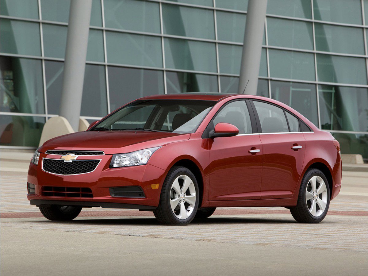 Used 2013 Chevrolet Cruze LS FWD image 1