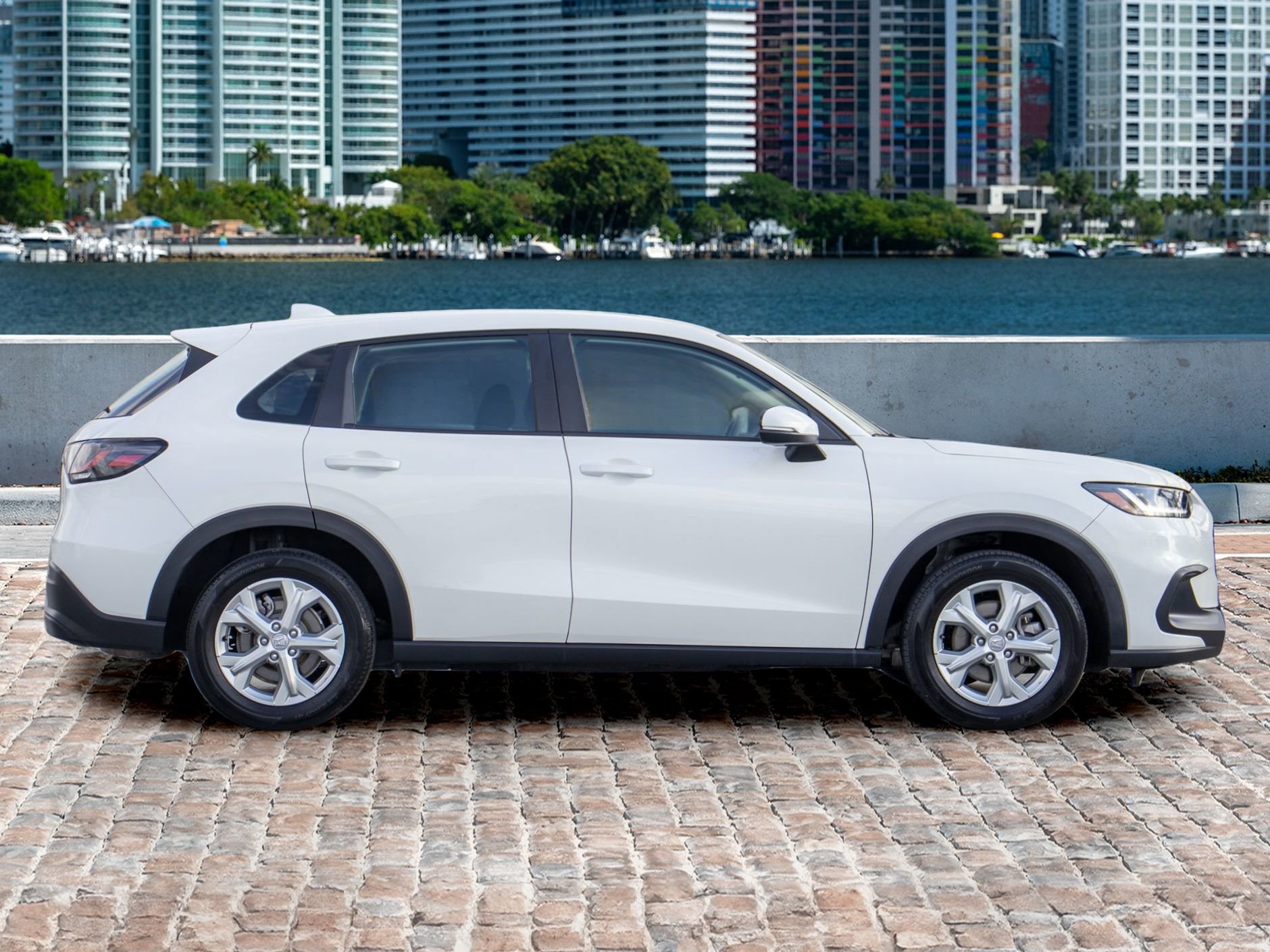 Certified 2024 Honda HR-V LX image 4