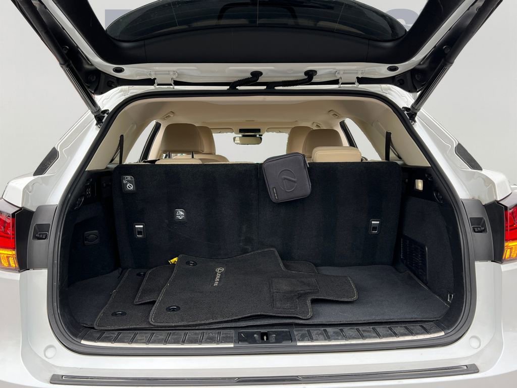 Used 2022 Lexus RX 450hL Luxury image 10