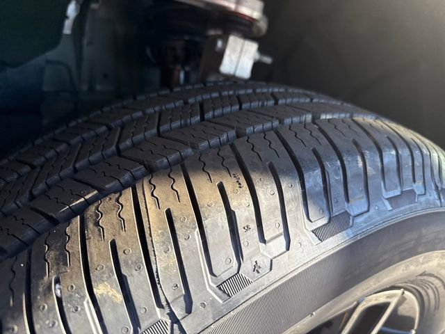 Used 2023 Land Rover Defender 90 S image 23