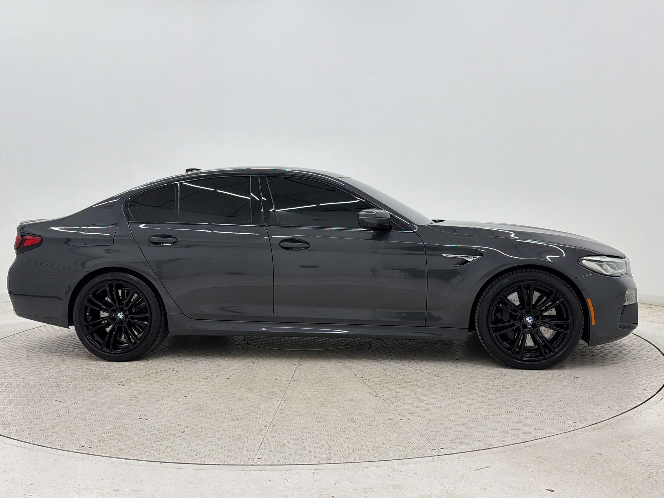 Used 2022 BMW M5 w/ Executive Package AWD/4WD image 8