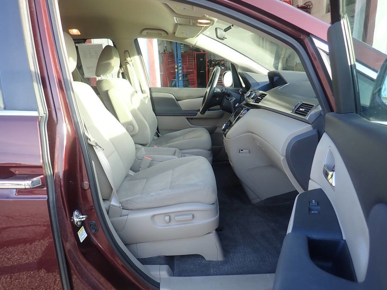 Used 2015 Honda Odyssey EX image 22
