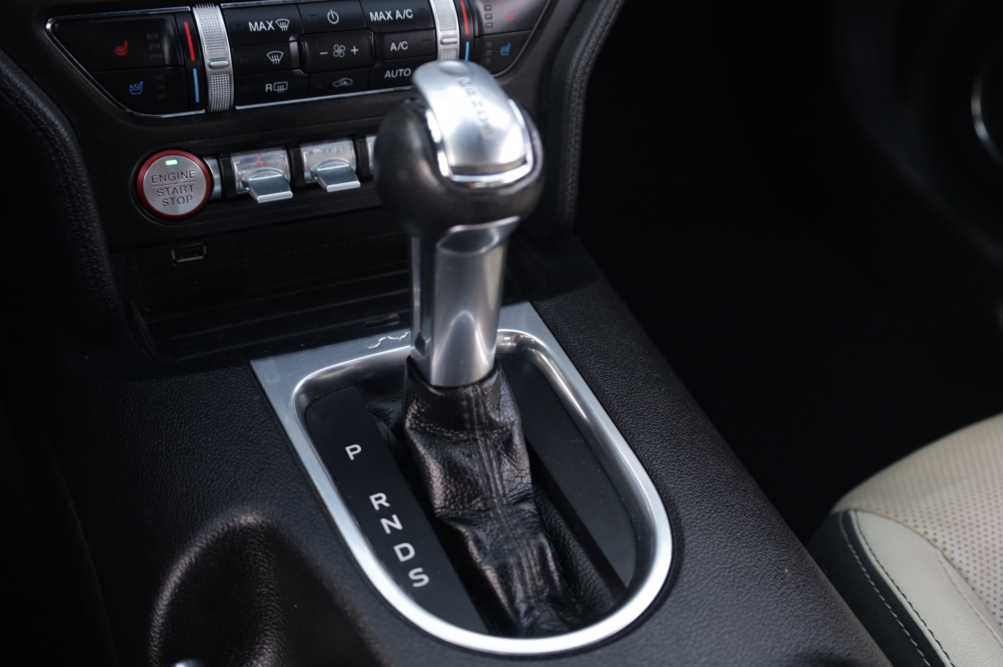 Used 2020 Ford Mustang Premium RWD image 10