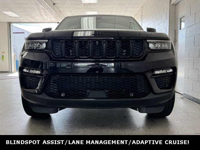 Used 2023 Jeep Grand Cherokee Limited w/ Luxury Tech Group II image 2