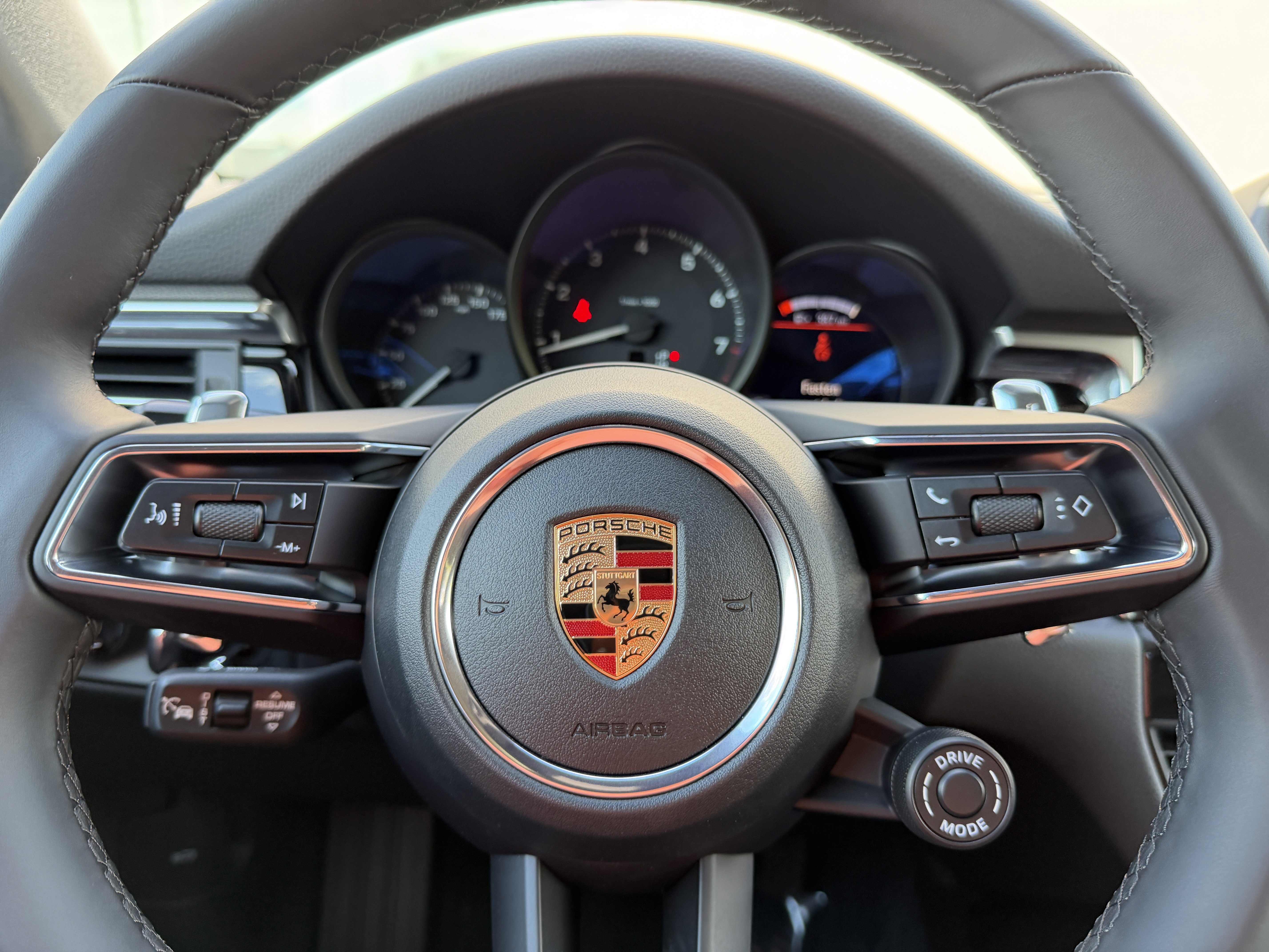 New 2026 Porsche Macan AWD/4WD image 33