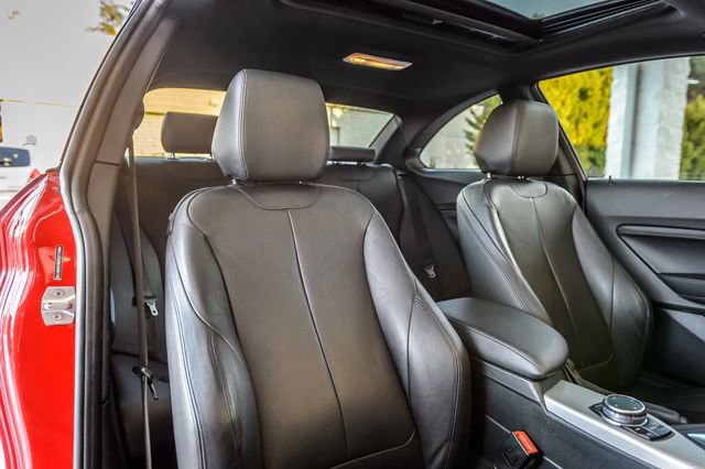 Used 2016 BMW M235i Coupe image 36