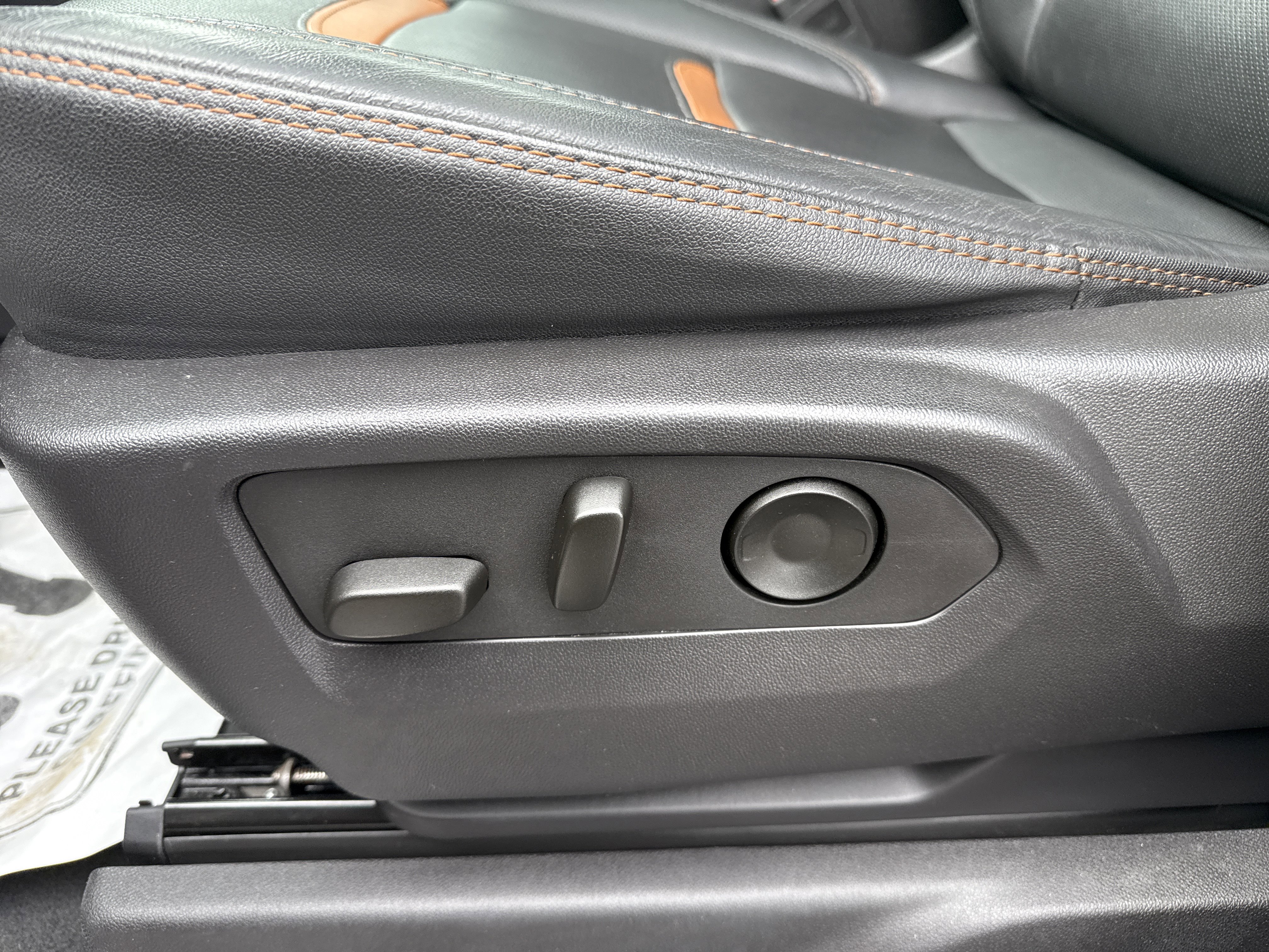 Used 2024 GMC Sierra 1500 AT4 w/ Technology Package image 20