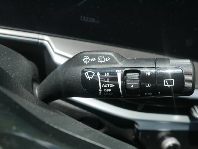 Used 2025 Kia Sorento SX FWD image 25