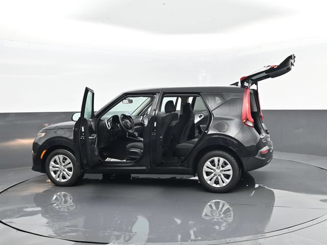 Used 2022 Kia Soul LX FWD image 29