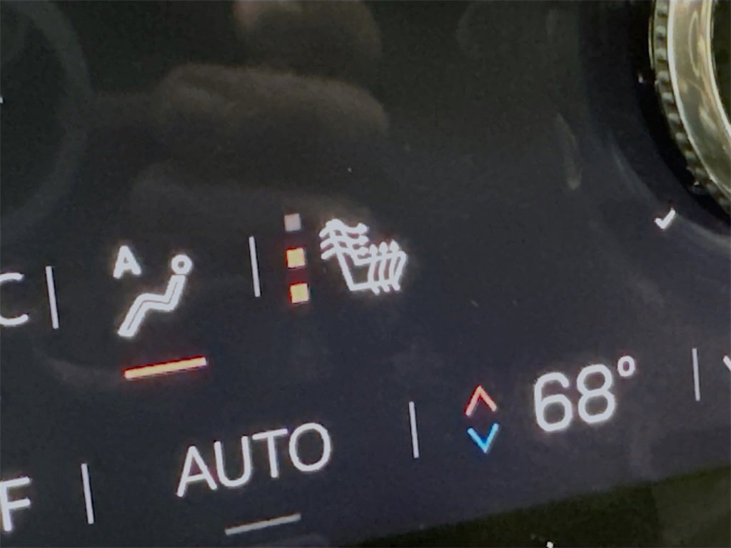 Used 2025 GMC Yukon XL Denali image 21