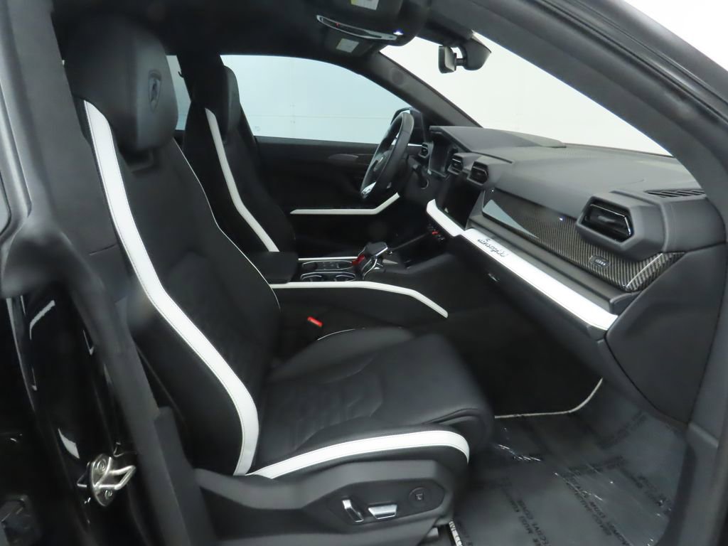 Used 2025 Lamborghini Urus SE image 21