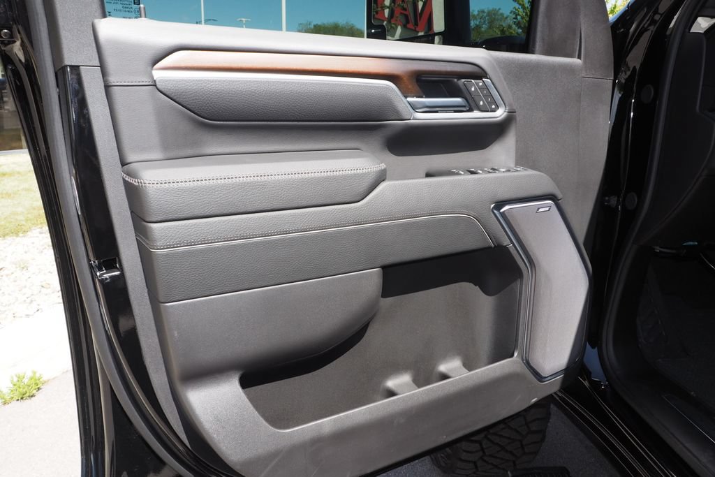 Used 2026 GMC Sierra 3500 Denali w/ Technology Package AWD/4WD image 15