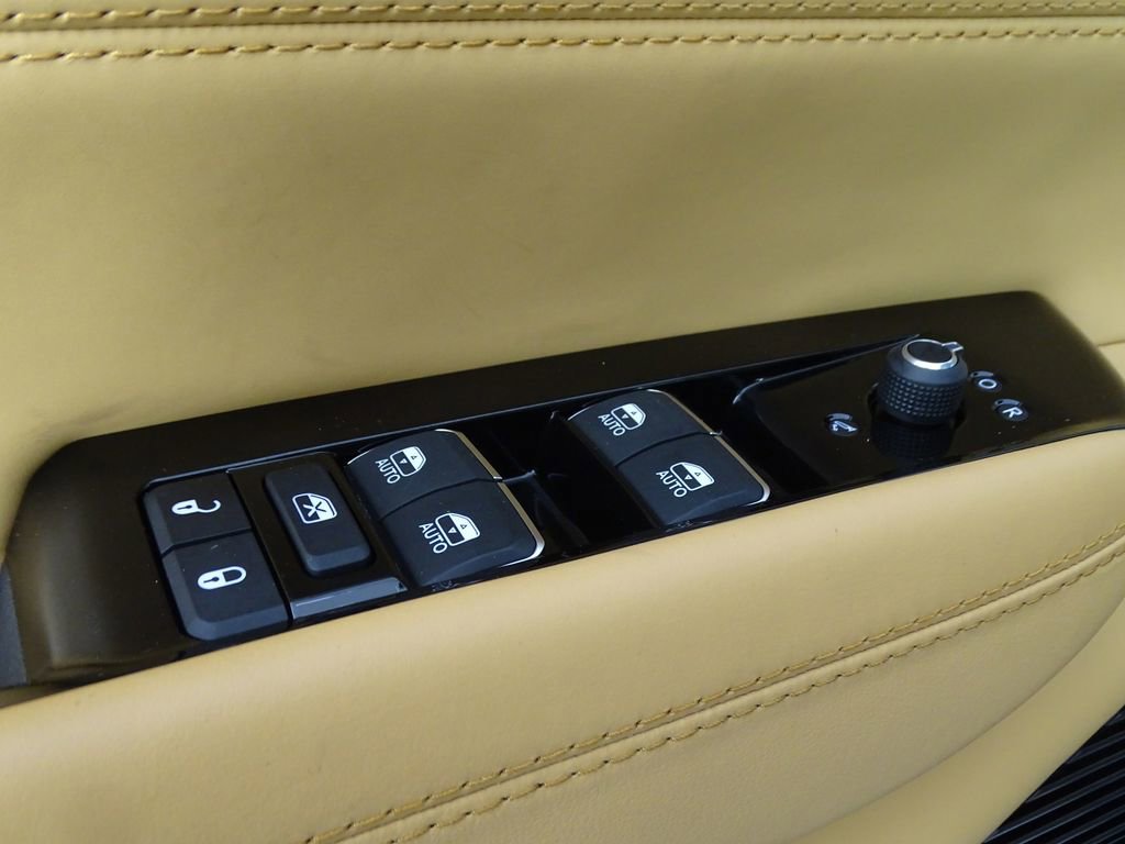 New 2024 Jeep Grand Wagoneer L Series III w/ Rear Seat Video Group 1 image 17