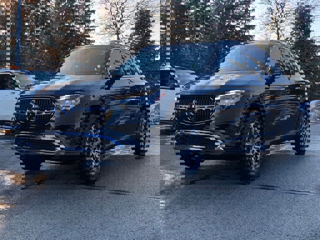 New 2026 Mercedes-Benz GLC 300 4MATIC image 3