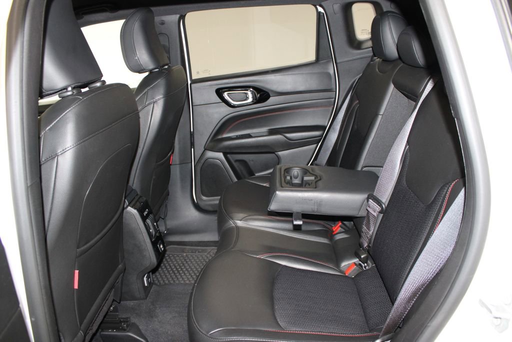 Used 2025 Jeep Compass Trailhawk image 22