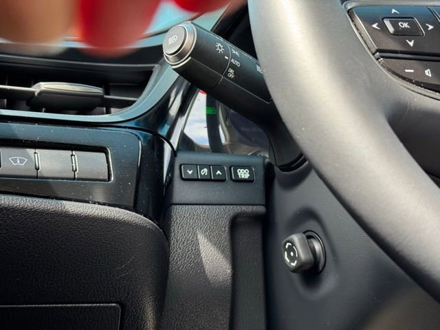 Used 2025 Lexus ES 300h w/ Premium Package FWD image 35