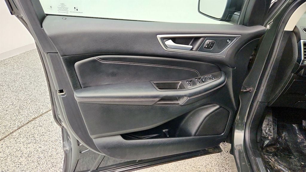 Used 2024 Ford Edge Titanium AWD/4WD image 10
