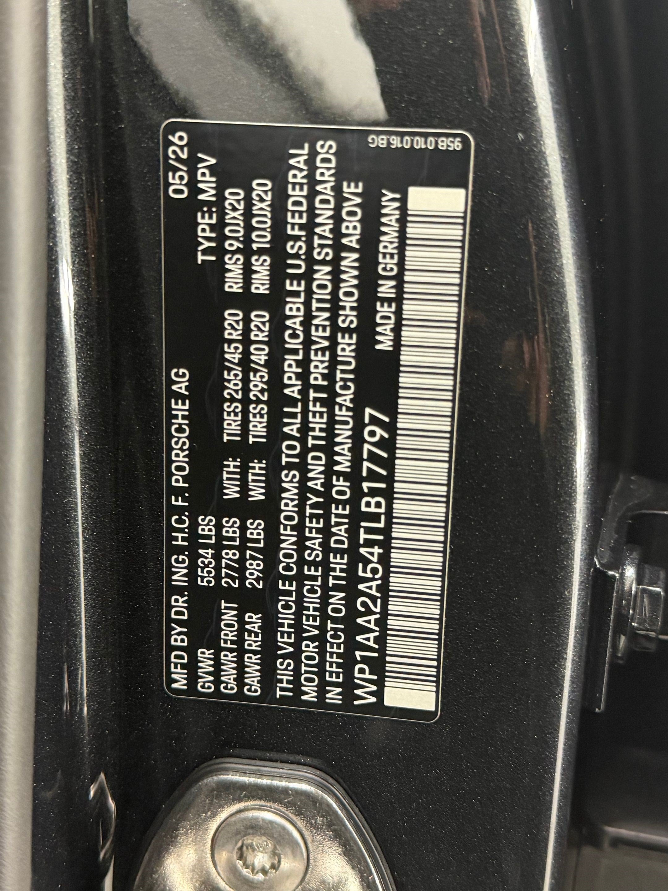 New 2026 Porsche Macan AWD/4WD image 20
