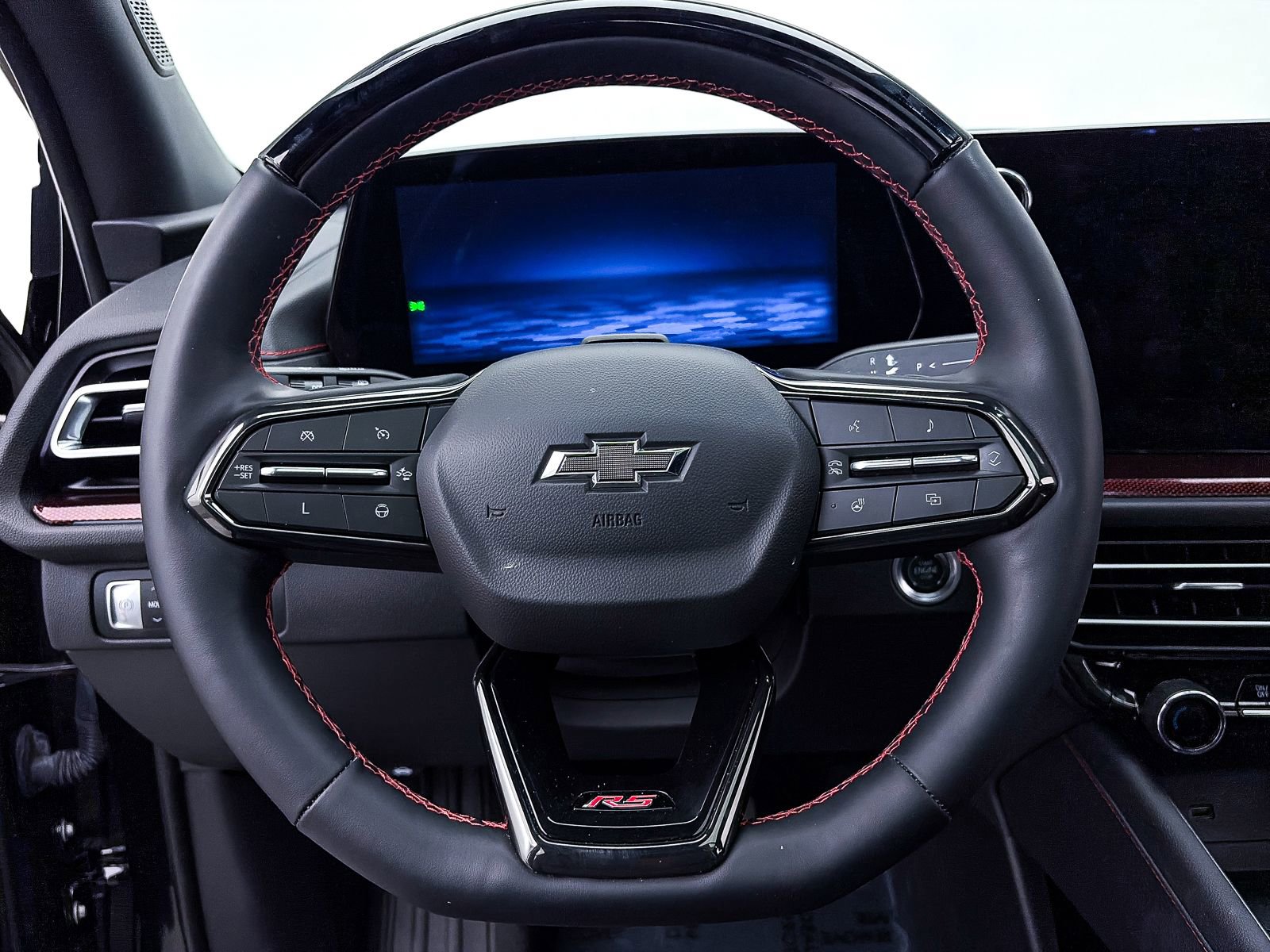 Used 2024 Chevrolet Traverse RS image 32