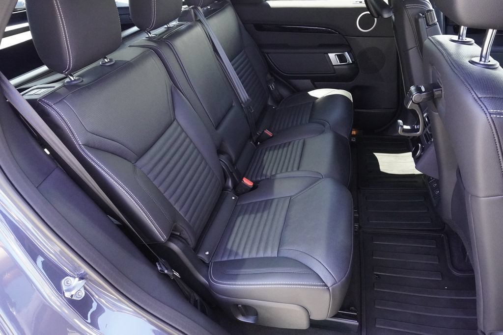 Used 2025 Land Rover Discovery S AWD/4WD image 27