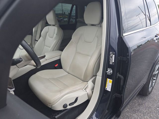 Used 2019 Volvo XC90 T5 Momentum w/ Protection Package Premier FWD image 11