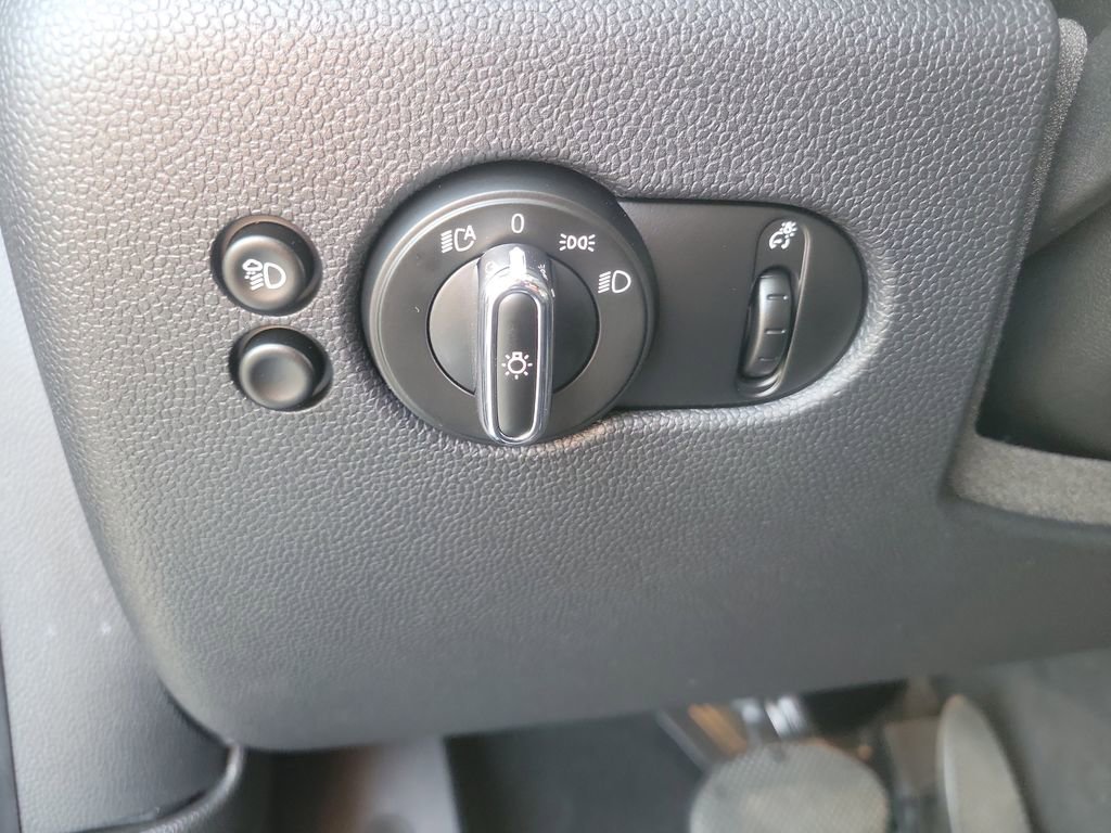 Used 2023 MINI Cooper S image 30