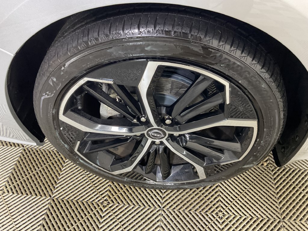 Used 2023 Nissan Altima 2.5 SR w/ SR Premium Package FWD image 5