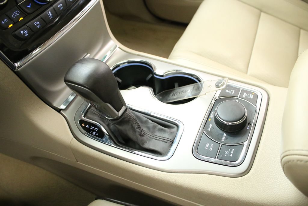 Used 2021 Jeep Grand Cherokee Overland AWD/4WD image 21
