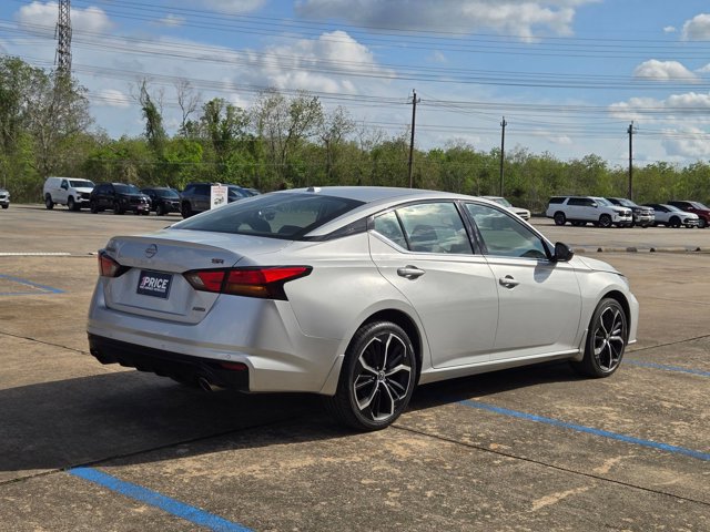 Used 2024 Nissan Altima 2.5 SR video 4