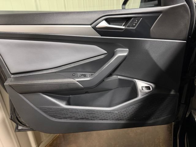 Used 2025 Volkswagen Jetta SE FWD image 11