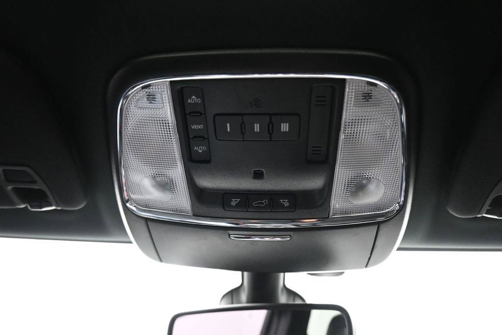 Used 2019 Dodge Durango R/T w/ Blacktop Package AWD/4WD image 26