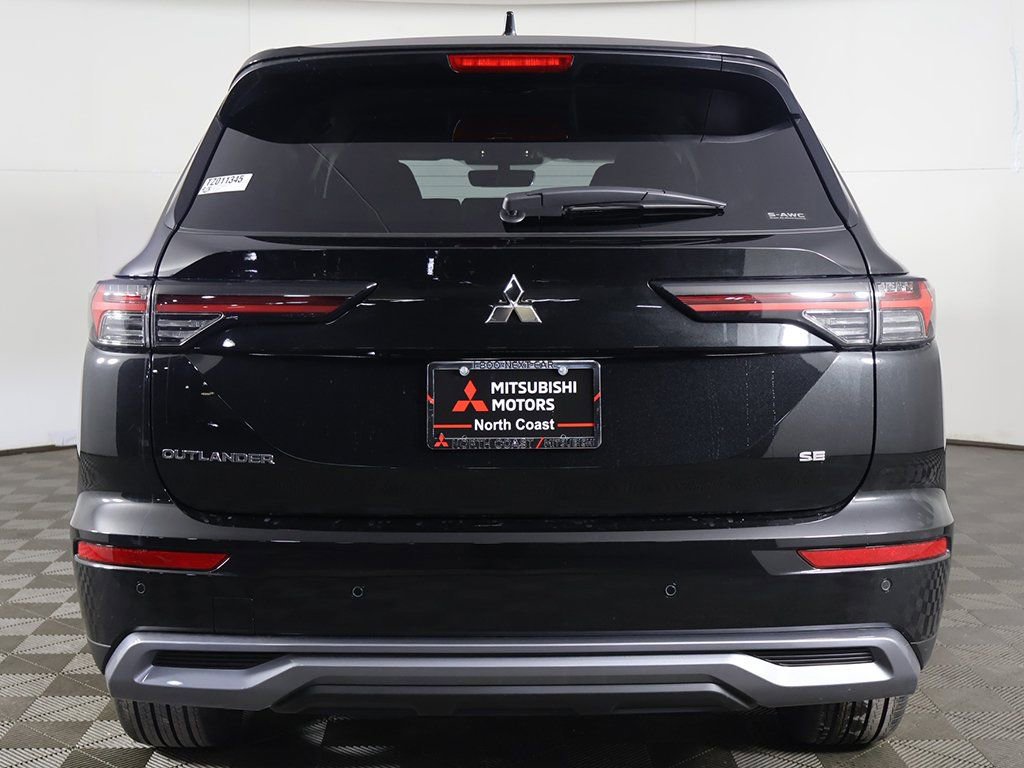 New 2026 Mitsubishi Outlander SE image 14