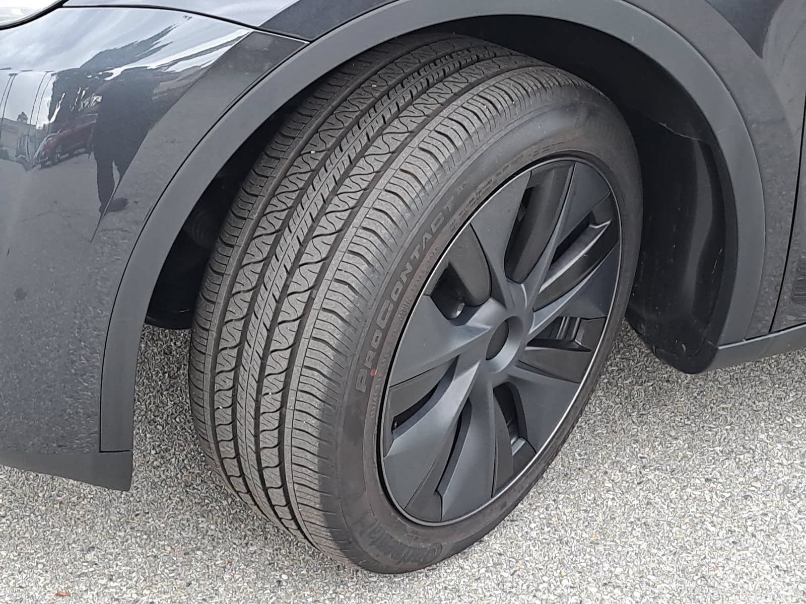 Used 2024 Tesla Model Y 2WD image 36