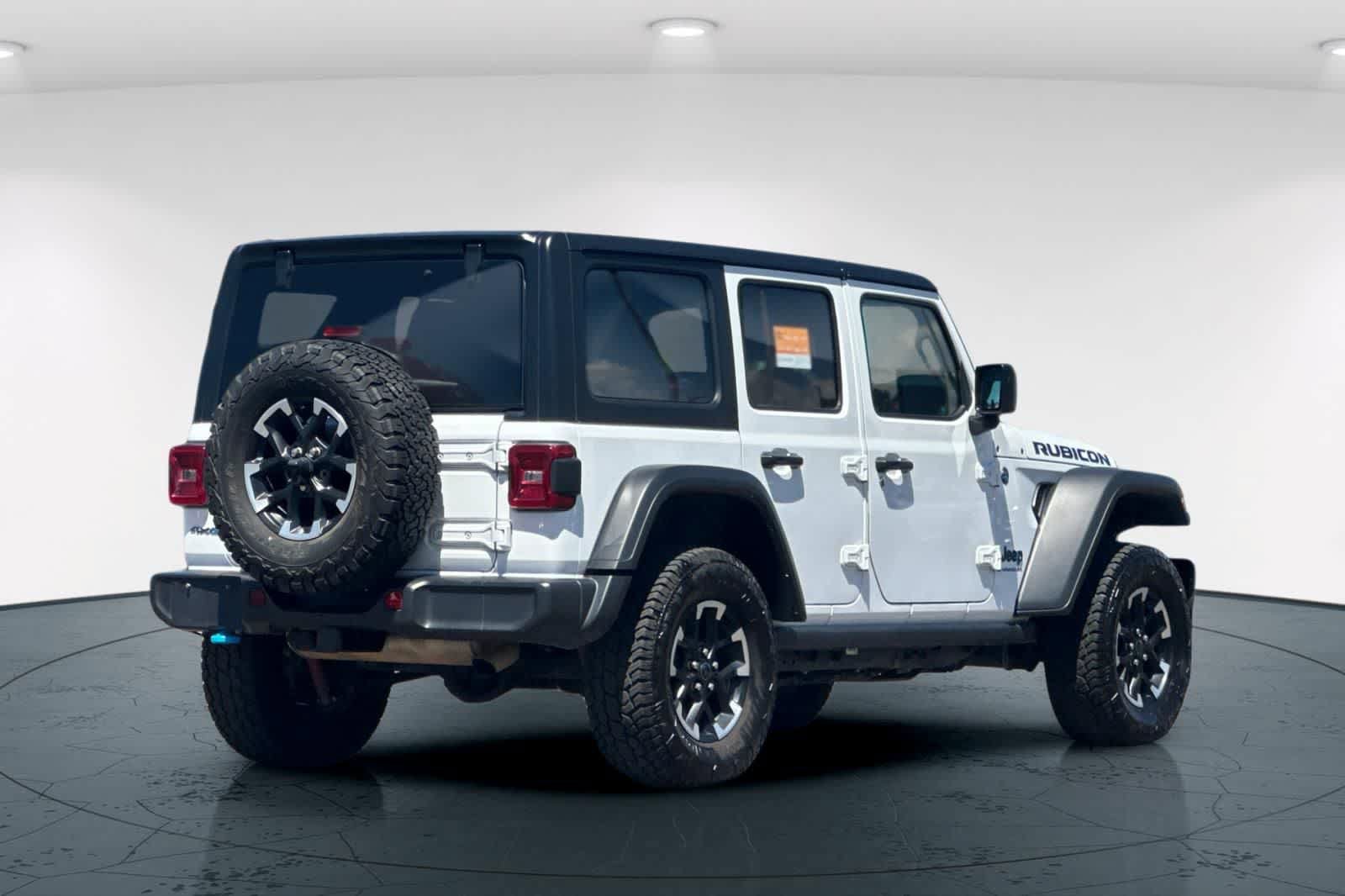 Used 2024 Jeep Wrangler Unlimited Rubicon 4xe AWD/4WD image 2