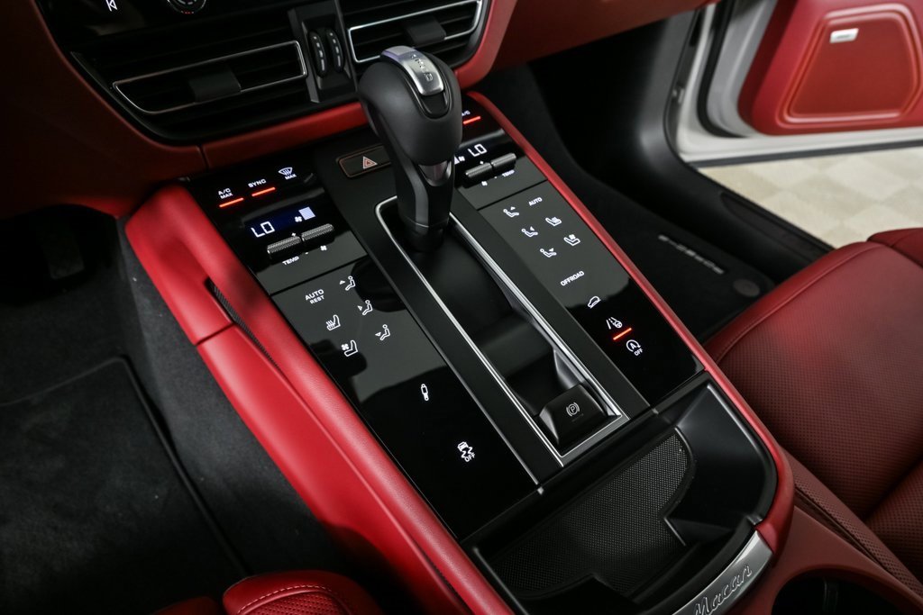 New 2026 Porsche Macan image 17