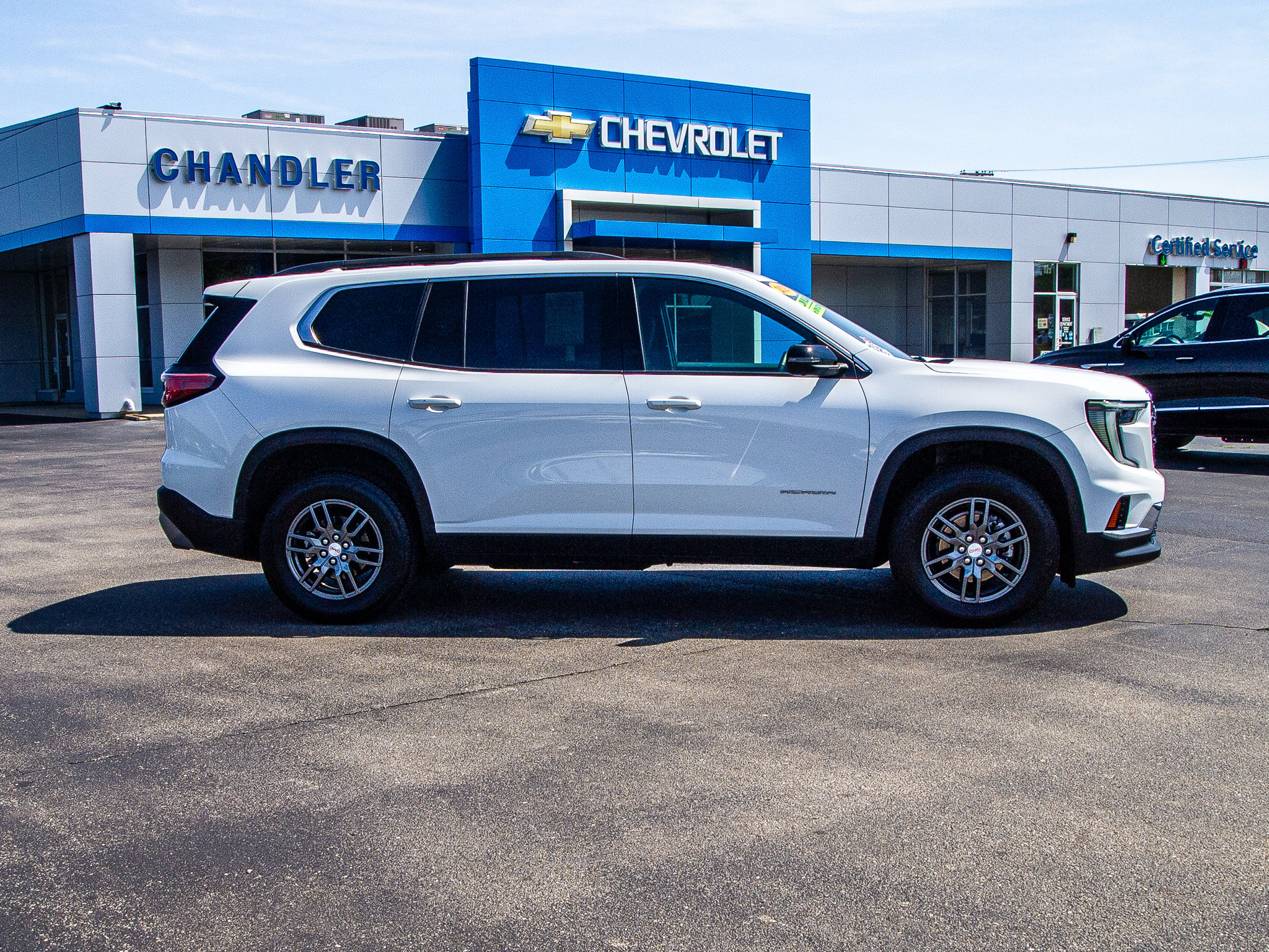 Used 2025 GMC Acadia Elevation FWD image 8