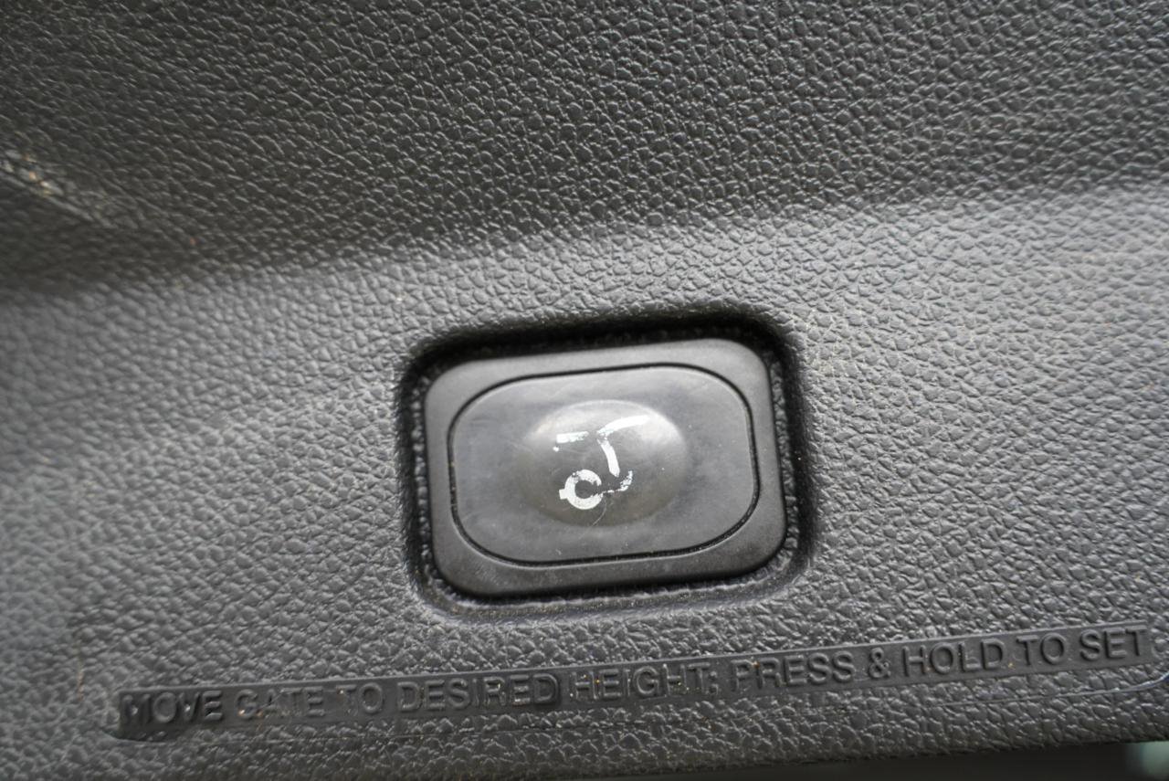 Used 2016 Ford Explorer Limited FWD image 37