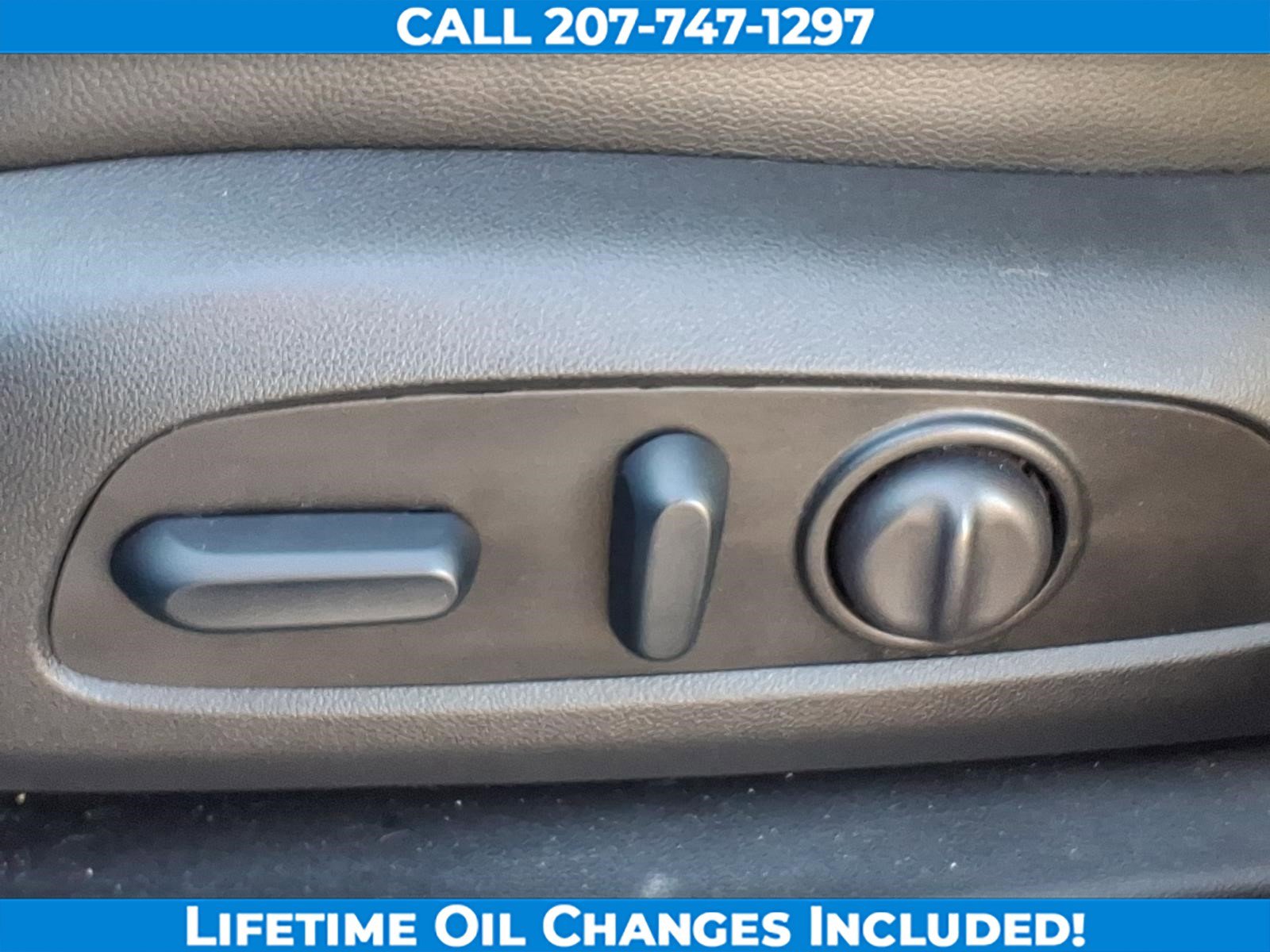 Used 2024 GMC Terrain SLT image 12